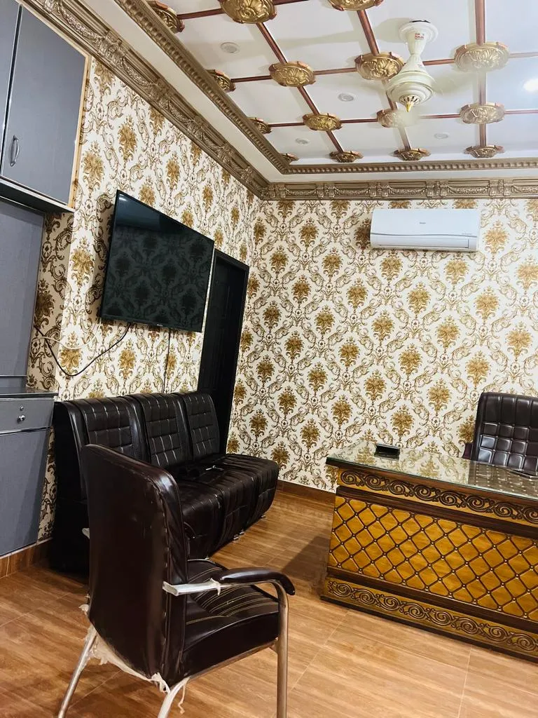 10-Marla Girls Hostel For Sale — 10