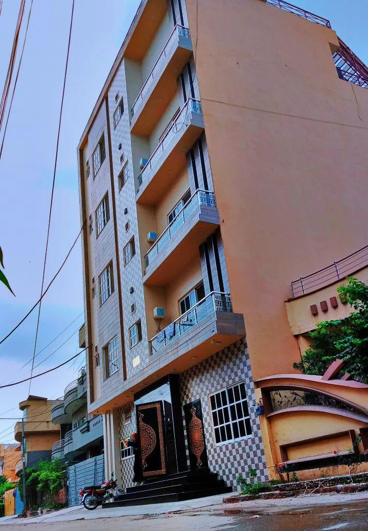 10-Marla Girls Hostel For Sale